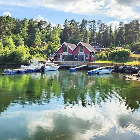 9 Person In Mosterhamn-by Traum * Mosterhamn